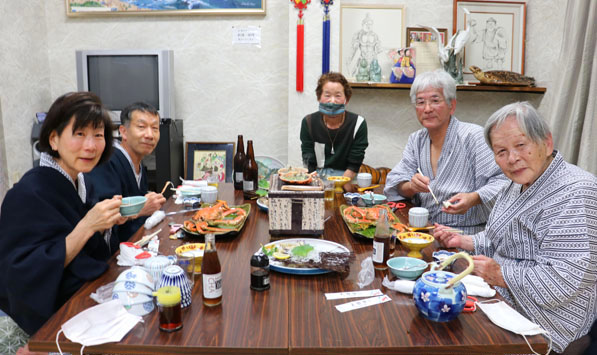 越前がにのお客様にお写真頂きました。ありがとうございました。｜福井・温泉民宿｜浜茄子 - はまなす -｜越前がに・活魚料理・お食事・越前海岸・ペット同伴